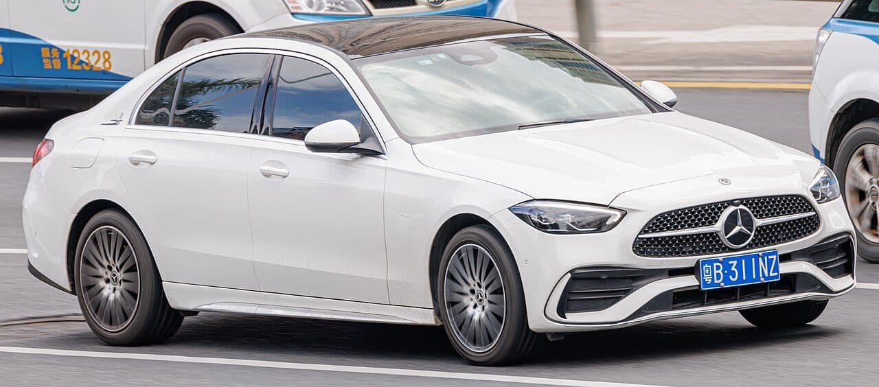 2018 Mercedes-Benz E200 — photo 1 of 3