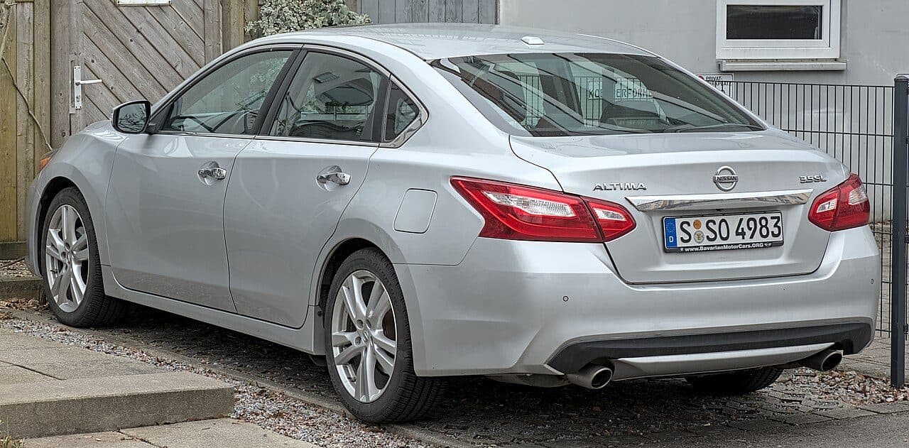2015 Nissan Sentra — photo 1 of 3