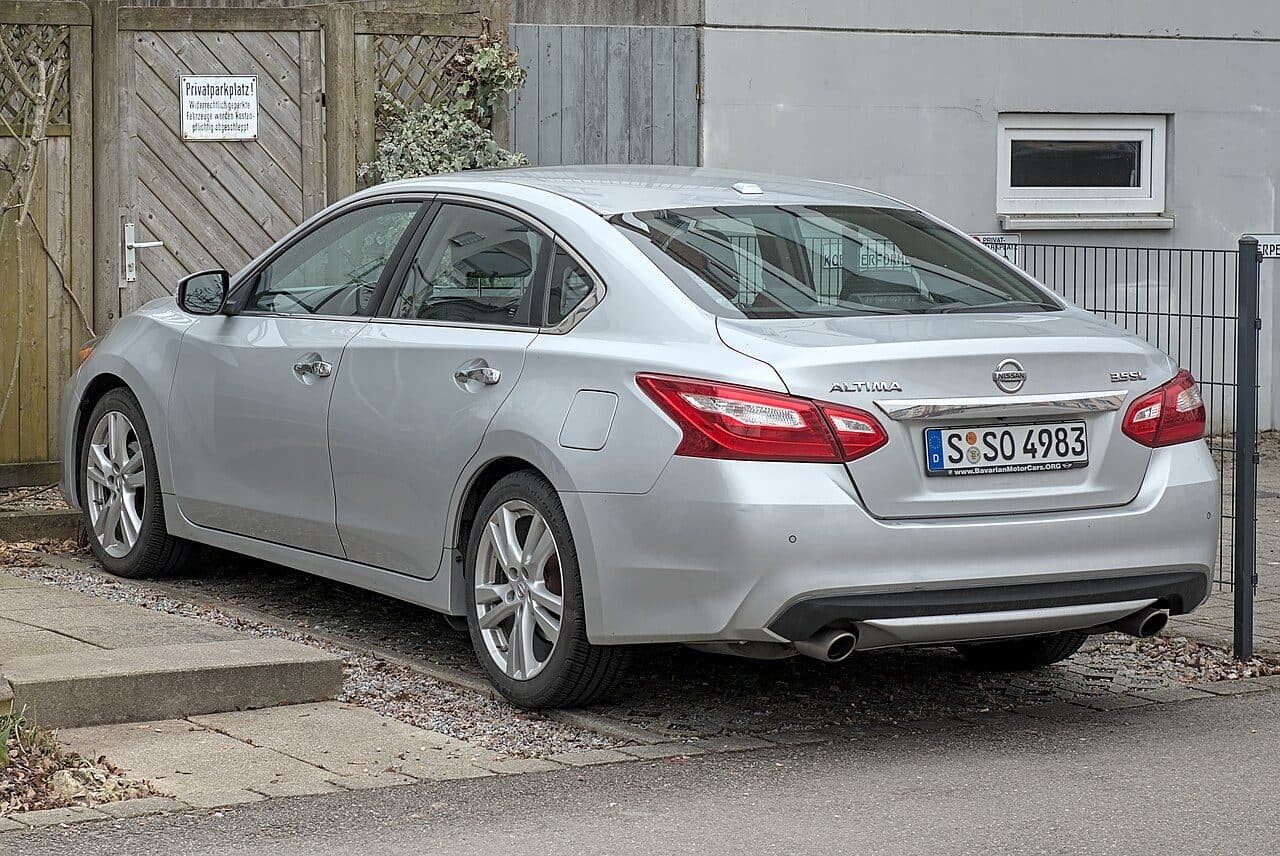 2015 Nissan Sentra — photo 3 of 3